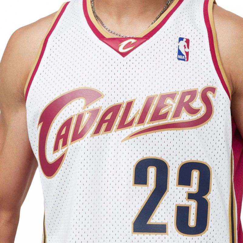 Mitchell & Ness NBA Swingman-Trikot Cavaliers 03 Lebron James M SMJYCP19209-CCAWHIT03LJA – Bild 5