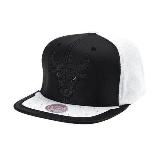 Mitchell & Ness NBA Chicago Bulls Day One Snapback Bulls Cap 6HSSMM19224-CBUWHBK